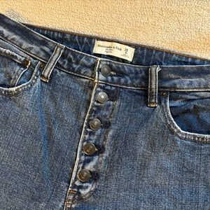 Abercrombie & Fitch High Rise Mom Jean